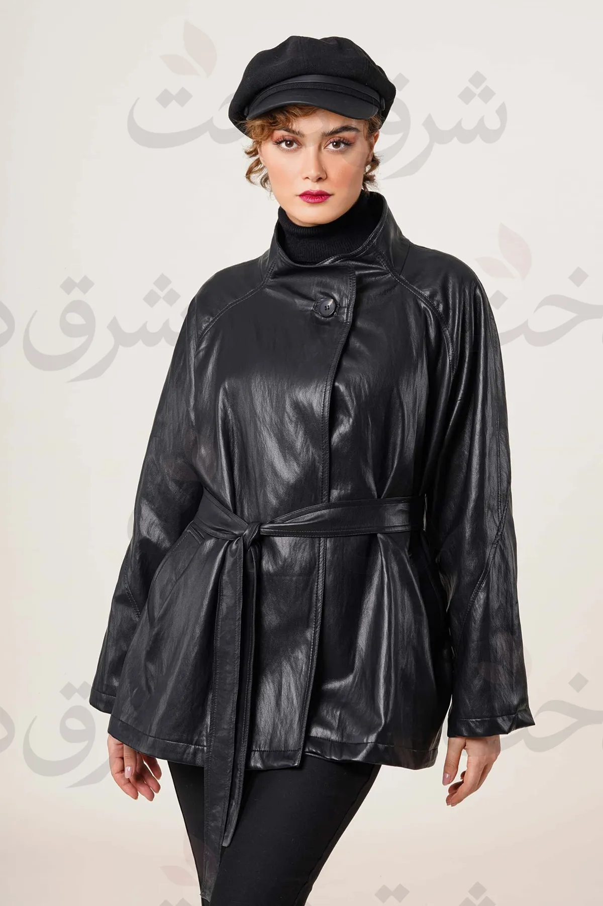 بارانی کوتاه زنانه چرم مدل کامیلا